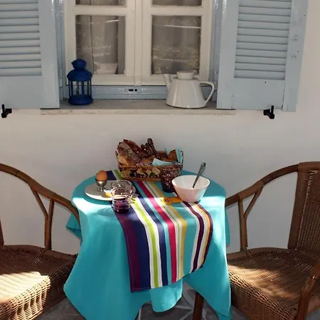 Evizorzia Perissa (Santorini)
